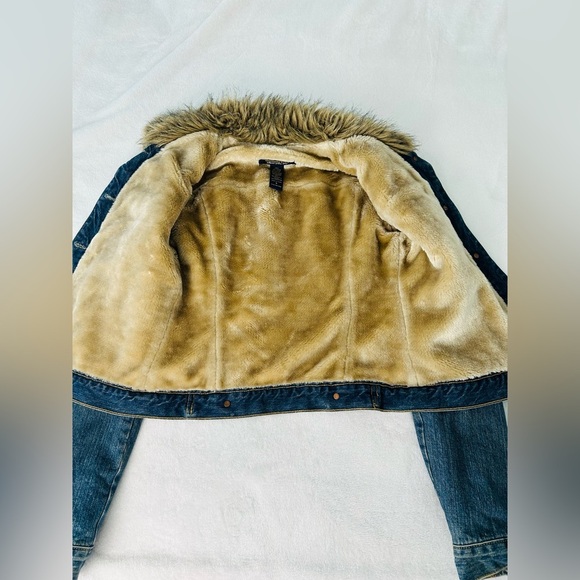 Vintage Abercrombie & Fitch Jean Jacket with Faux Fur Collar Size Small - Picture 6 of 10